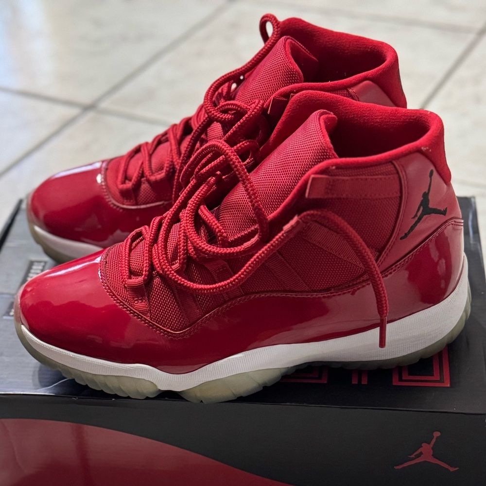 Gym Red 11s